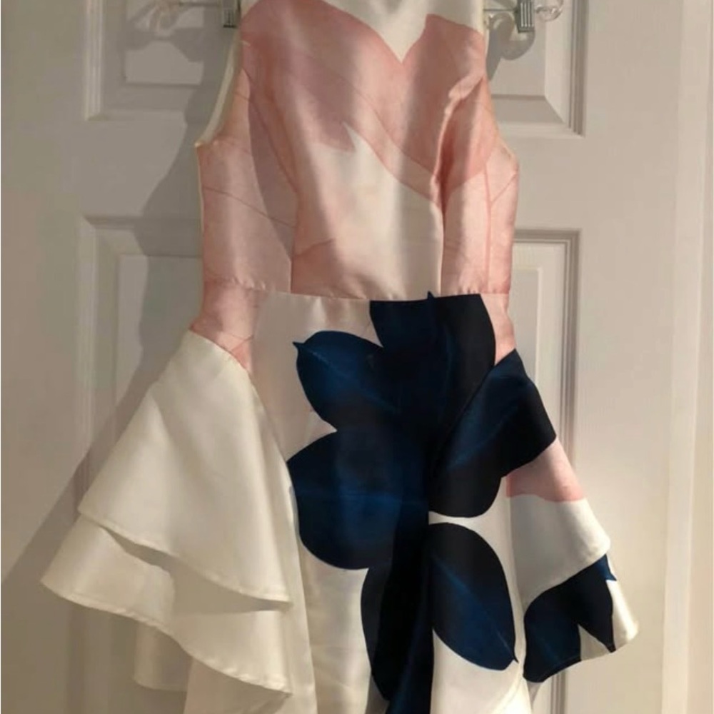 Beautiful dress from Honey size 4